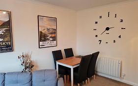 Modern Spacious Central Apartment